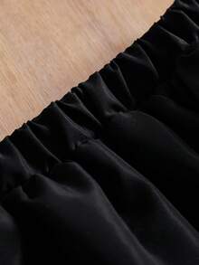 SHEIN 青少年女孩蝴蝶结印花圆领长袖运动衫和黑色迷你裙套装 - 黑與白 - 查看 8