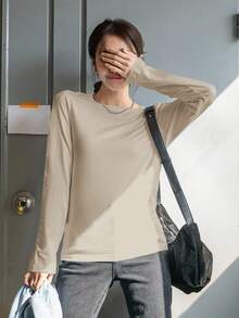 DAZY Áo thun nữ cổ tròn tay dài màu trơn dáng rộng đa năng - Màu Khaki - Xem 3