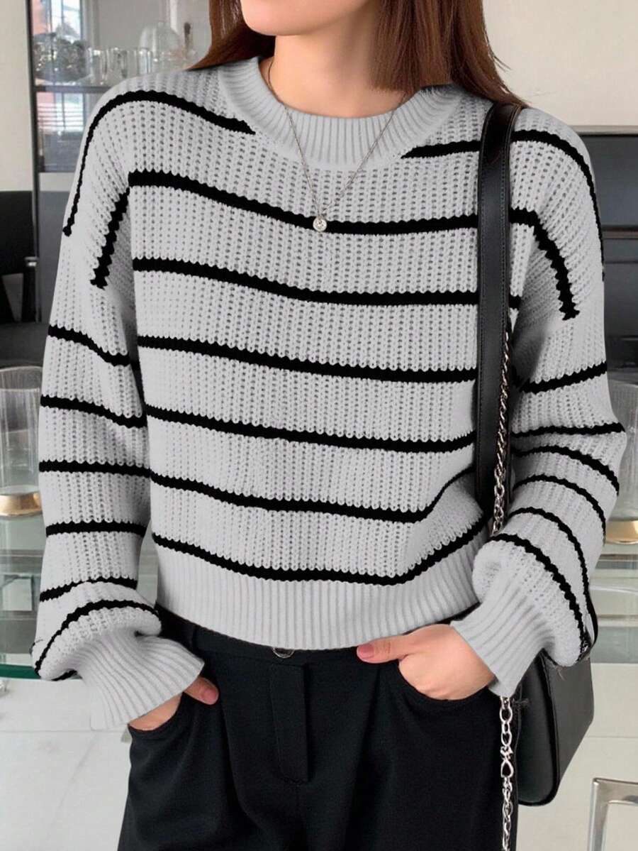 SHEIN TEENGIRL 灰色条纹基本款休闲圆领宽松灯笼袖毛衣，返校，学院风，家居服针织套头衫针织毛衣灰色毛衣可爱毛衣毛衣青少年条纹毛衣秋冬女装 - 灰色 - 查看 1