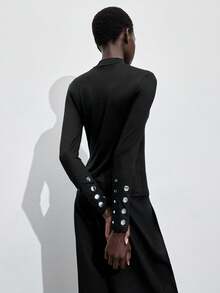 Maija 女士纯色立领长袖纽扣修身休闲T恤，黑色，适合圣诞节、感恩节、万圣节等场合穿着；黑色哥特风上衣，舒适保暖，适合秋冬季节；波点高弹力时尚系列