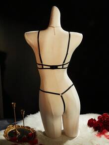 SpicyHot 性感束缚风金色链条装饰黑色镂空蝴蝶结露脐上衣+丁字裤+一对乳贴四件套女士内衣套装 - 黑色 - 查看 2