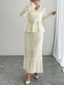 DAZY Bộ đồ nữ thanh lịch gồm áo khoác cardigan cổ chữ V dáng rộng, họa tiết hoa 3D và quần dài/chân váy, thích hợp cho kỳ nghỉ. - Màu be - Xem 6