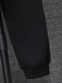 SHEIN Set de 2 buc. Jachetă sport casual cu mânecă lungă, glugă, cu panglică decorativă, guler înalt, fermoar pe jumătate și pantaloni cu talie elastică, potrivită pentru sport, activități în aer liber, întoarcerea la școală, primăvară/vară/toamnă/iarna, pentru copii preadolescenti - roșu - Vizualizare 7