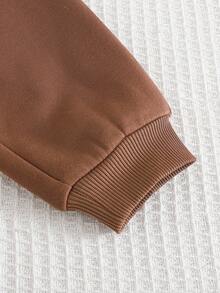 3 件套男婴字母印花柔软针织圆领长袖连帽衫、抽绳裤和无袖背心套装 - 彩色 - 查看 4