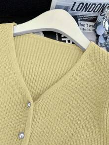 GlowEve 女式纯色长袖单排扣荷叶边下摆针织开衫，秋冬 - 淡黃色 - 查看 9