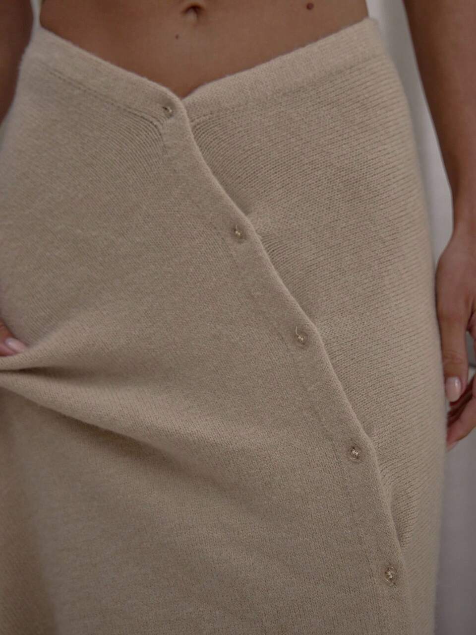 Asymmetric Button Down Dipped Waist Knitted Maxi Sweater Skirt,Beige,Autumn,Elegant,Dates Classy Streetwear Toffee Evening Party