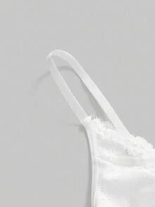 ROMWE Goth Sutiã Bralette Casual de Uso Diário com Renda Floral, Alças Cruzadas e Triângulo Metálico - Branco - Visão 4