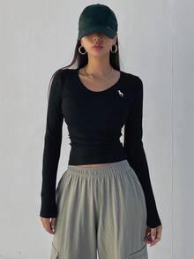 Dazy Star Women's Solid Color Embroidered Crew Neck Ruched Fitted Long Sleeve T-Shirt - Black - View 5