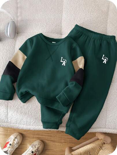 SHEIN 2 piezas Conjunto de sudadera de cuello redondo de manga larga y pantalones de punto parche casual para niños, adecuado para ir y venir, escuela, casual, academia, fiesta de cumpleaños, fiesta de noche, boda, bautizo, vuelta al colegio, uso diario, viaje, deportes, otoño/invierno, felpa, grueso