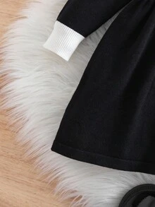 SHEIN Gaun Rajut Lucu Lengan Panjang dengan Kerah dan Kancing Desain Blok Warna untuk Bayi Perempuan, Musim Gugur/Musim Dingin - Hitam dan Putih - View 6