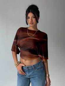 Aloruh Women's Solid Color Round Neck Batwing Sleeve Pleated Design Brown Tie-Dye Cropped Fashionable Top, Suitable For Autumn Outings, Versatile Base Layer T-Shirt, Brown Autumn T-Shirt, Coffee Brown Top ,Earthy Tops - Brown - View 3