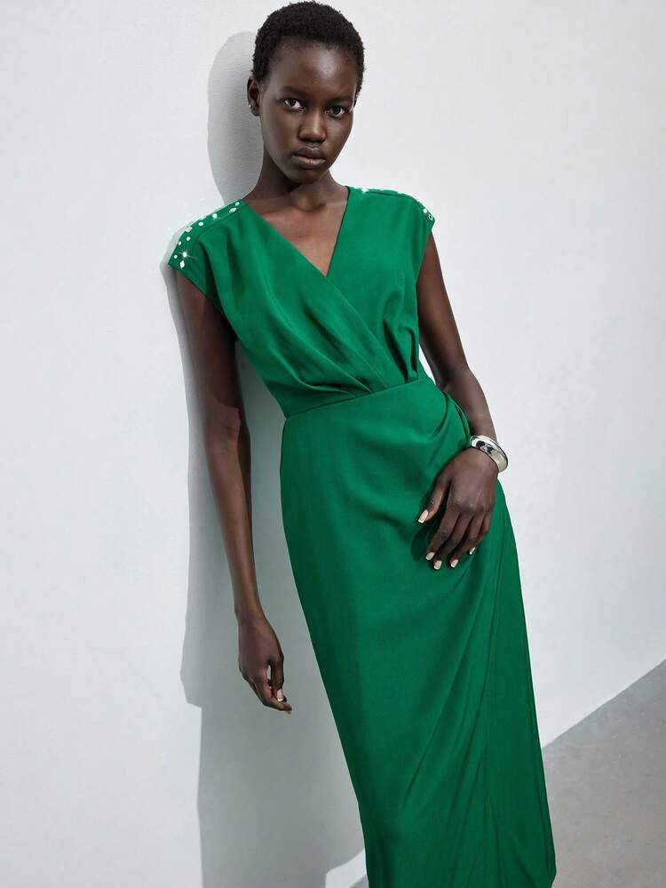 SHEIN Maija Vestido Longo Elegante Feminino de Cor Sólida com Decote V Sobreposto, Decoração de Strass e Design Plissado