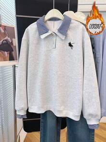 Franclia Nouveau Sweat-shirt-shirt rétro à carreaux 2 en 1 de style universitaire avec broderie de cheval, col chemise, manches longues pour femmes - Gris pâle - Voir 1