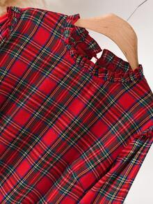 SHEIN CURVE+ Áo thun dáng chữ H cổ tròn, viền bèo, họa tiết kẻ caro đỏ, cỡ lớn, thích hợp cho dịp Giáng sinh, Năm mới, Ngày Valentine. - Đỏ - Xem 3