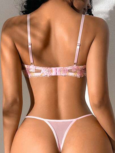 Women Romantic Geborduurde Verleidelijke Lingerie Set, Padded Underwire BH String Slipje view 2