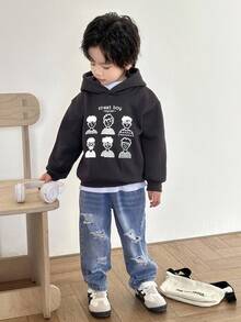 SHEIN 2 件套儿童男童休闲百搭舒适印花宽松连帽运动衫和宽松牛仔裤套装，适合返校服装 - 深灰色 - 查看 6