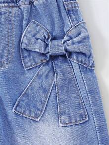 SHEIN 牛仔女婴休闲日常都市街头风可爱蝴蝶结装饰简约百搭牛仔裤 - 淺色水洗藍 - 查看 5