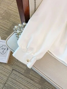 GlowEve CURVE 大码女式 V 领长袖光滑面料优雅玫瑰金金属装饰纽扣套头衫，秋冬 - 白色 - 查看 7