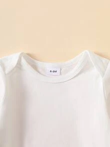 SHEIN 6件套男婴套装，包含3件白色针织长袖连体衣和3条松紧腰裤，适合所有季节，日常穿着，可叠穿，适合3个月至24个月的男婴。新生儿服装，天然婴儿服装，新生儿中性服装，婴儿服装，中性新生儿服装，新生儿针织套装，婴儿服装，中性连体衣，婴儿服装。 - 白色 - 查看 6