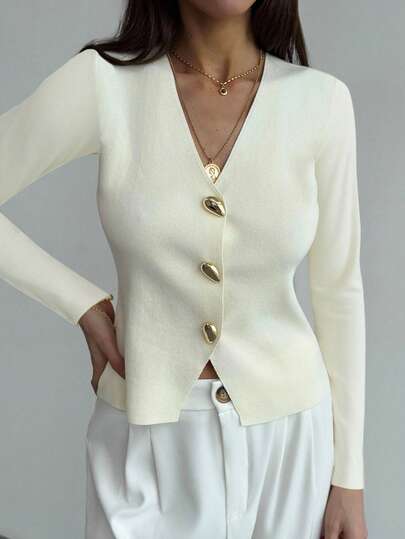 Aloruh 简约杏色V领长袖金属装饰短款女式毛衣，秋冬季，舒适保暖，适合秋冬季穿着。