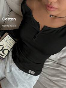 SHEIN EZwear 女士休闲日常简约黑色领扣合身下摆刺绣徽标圆领长袖 T 恤，舒适百搭，适合秋冬季 - 黑色 - 查看 6
