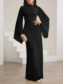 Veilorie 不对称下摆、褶饰、斜领、喇叭袖优雅加长连衣裙 - 黑色 - 查看 3