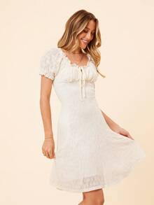 Coeurva 前繫帶褶邊前打結胸部褶皺泡泡袖洋裝 - 白色 - 查看 1