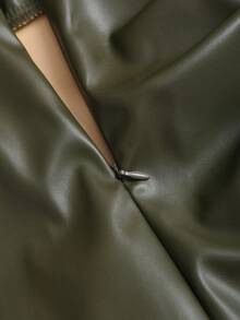 Sweetra 优雅复古高腰褶皱巴西PU皮革侧开衩A字迷你裙，Y2K风格女装 - 橄欖綠 - 查看 3