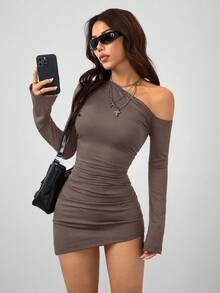 Coolane 女式春装新年夜约会罗纹针织褶饰不对称领口修身半身裙 - 摩卡棕 - 查看 5