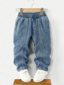 幼儿男童宽松胡萝卜牛仔裤，舒适松紧腰带，实用侧袋，独特缝线细节。百搭日式风格，全年必备 - 淺色水洗藍 - 查看 1