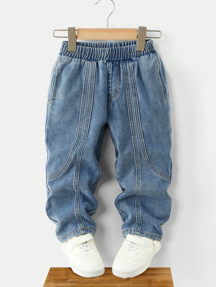 幼儿男童宽松胡萝卜牛仔裤，舒适松紧腰带，实用侧袋，独特缝线细节。百搭日式风格，全年必备 - 淺色水洗藍 - 查看 1