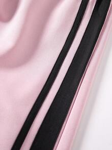 SHEIN ChillGRL Ensemble 4 pièces pour adolescentes, streetwear de base : t-shirt à manches longues col rond court avec pantalon de survêtement ample à rayures contrastées. Convient pour le quotidien, les déplacements, les sorties décontractées, les vacances, les rencontres, le style de rue - Noir - Voir 5