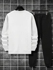 Manfinity Homme Bộ 2 quần áo nỉ cổ tròn tay raglan thường ngày cho nam, trang phục tập gym, trang phục chạy bộ cho nam, quần nỉ thiết kế, trang phục dành cho nam, 2 bộ trang phục thường ngày, quần chạy bộ xếp chồng cho nam, trang phục mùa thu - Đen và trắng - Xem 2