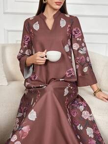 Al Najma 女式 V 领花卉印花优雅阿拉伯风格喇叭袖连衣裙 - 紅色 - 查看 1