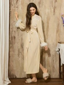 SHEIN 女式秋冬蕾丝拼布天鹅绒仿皮草长袖系腰长袍 - 杏色 - 查看 1