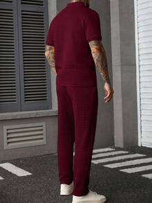 Manfinity CasualCool Men's Solid Color Raglan Short Sleeve Waffle Polo Shirt Set Mens Knitted Set Burgundy Outfit Men Casual Two Piece Set Men Mens Co-Ord Set Men 2 Piece Set Red Old Money,Daily Leisure, Weekend Trips, Outdoor Activities, Travel Expeditions, Relaxed Work Environments Or Semi-Formal Occasions,Boyfriend/Husband Gift, Anniversary Gift Christmas Outfits - Burgundy - View 2