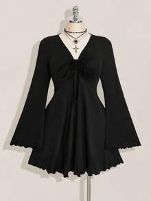 SHEIN ICON 大码女式性感复古 Y2K 风格褶饰前喇叭袖黑色连衣裙 - 黑色 - 查看 3