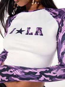 SUMWON WOMEN Top de baseball à manches longues, style raglan, coupe courte, motif camouflage violet avec design contrasté blanc. Mode décontractée, streetwear essentiel pour femmes en automne/hiver - Blanc - Voir 1