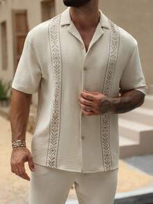 Manfinity RSRT Conjunto de camisa de manga corta con estampado de tela arrugada + pantalones con cordón y cintura elástica para hombres, el mejor regalo para novio o esposo, versátil para vacaciones, reuniones y uso casual