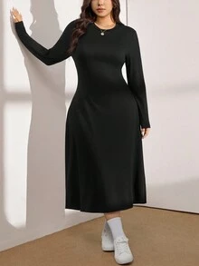 Zelara 大码女士秋冬长裙，圆领黑色，收腰设计，A字廓形，伞状裙摆，休闲舒适，尽显复古韵味，适合通勤穿着。黑色连衣裙，复古风格连衣裙，长款连衣裙，女士秋冬连衣裙，女士冬季服装，女士圣诞服装，女士休闲日常装，商务休闲装，商务休闲派对连衣裙，外出连衣裙，通勤外套，女士复古风格连衣裙，时尚精致连衣裙，金属纽扣连衣裙，商务连衣裙，派对连衣裙 - 黑色 - 查看 4