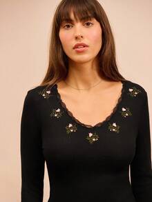lacRébo Black Ribbed Fitted Top With V-Neck, Lace Trim And Floral Embroidery Office Outfits Going Out Outfits Spring Summer Elegant Top - Black - View 1