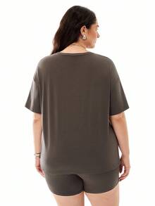 SHEIN EZwear 2 件套大码女式运动风格 T 恤和短裤，春夏 - 灰色 - 查看 4