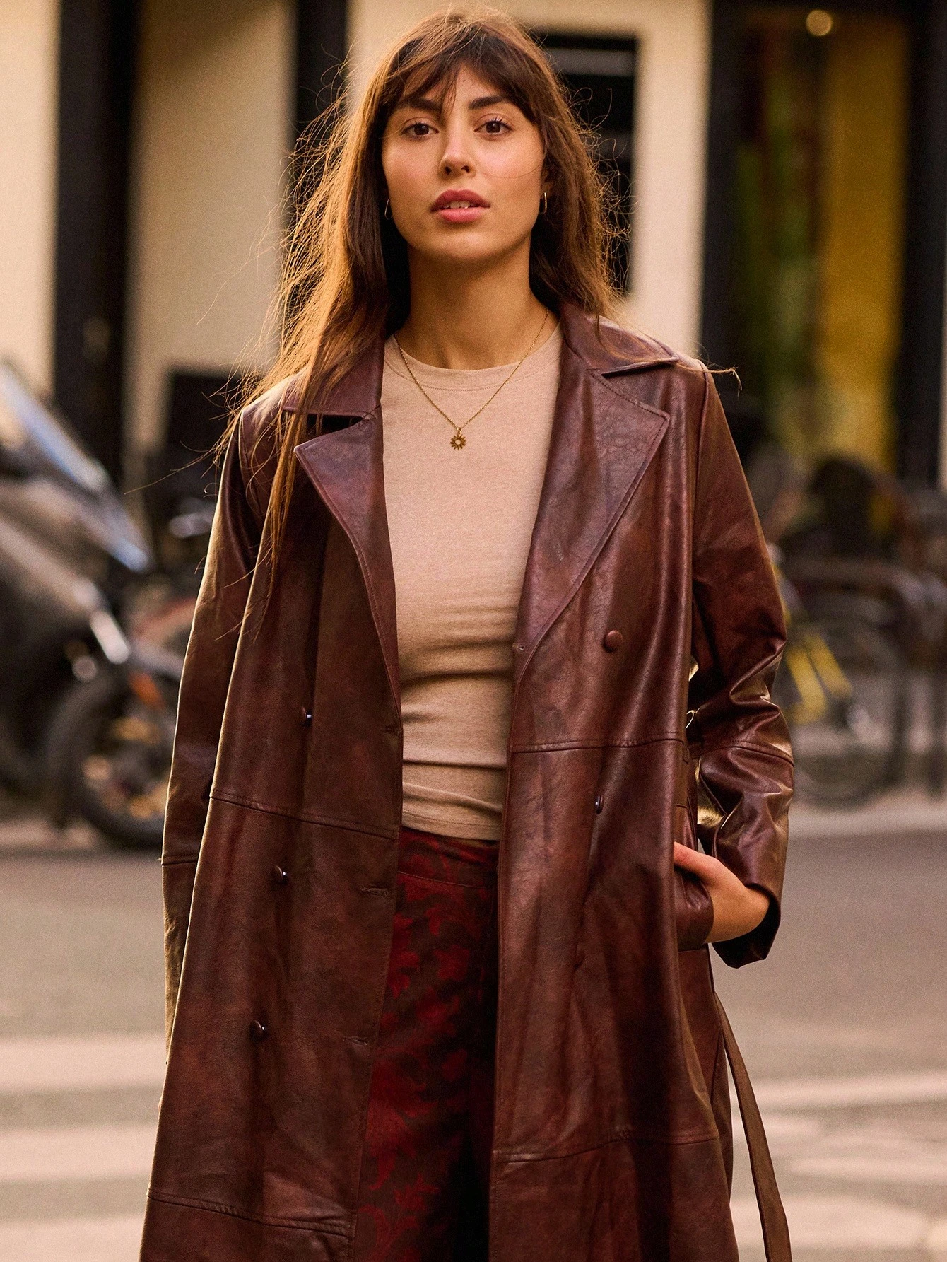 Abrigo de trinchera de doble botonadura de piel sintética marrón, abrigo de piel marrón para mujer de otoño, abrigo de trinchera premium