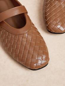 Rosivie Sepatu Selop Datar Wanita, Desain Anyaman Ujung Persegi, Nyaman & Elegan - Coklat - View 7