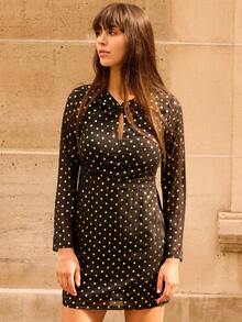 lacRébo 黑色波点金色金属箔印花长袖迷你连衣裙，扭结领口细节，派对秋冬秋季女装秋冬 - 黑色和金色 - 查看 5