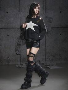 Bloopia 女款五角星形破洞针织套头衫 - 黑與白 - 查看 3