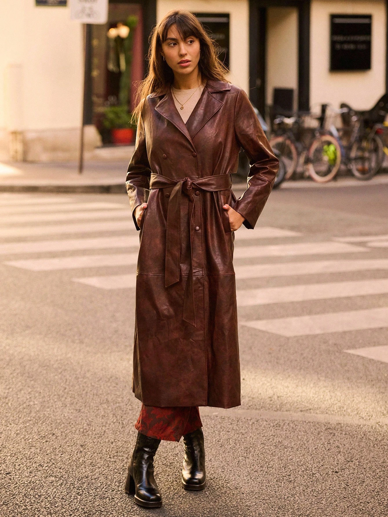 Abrigo de trinchera de doble botonadura de piel sintética marrón, abrigo de piel marrón para mujer de otoño, abrigo de trinchera premium