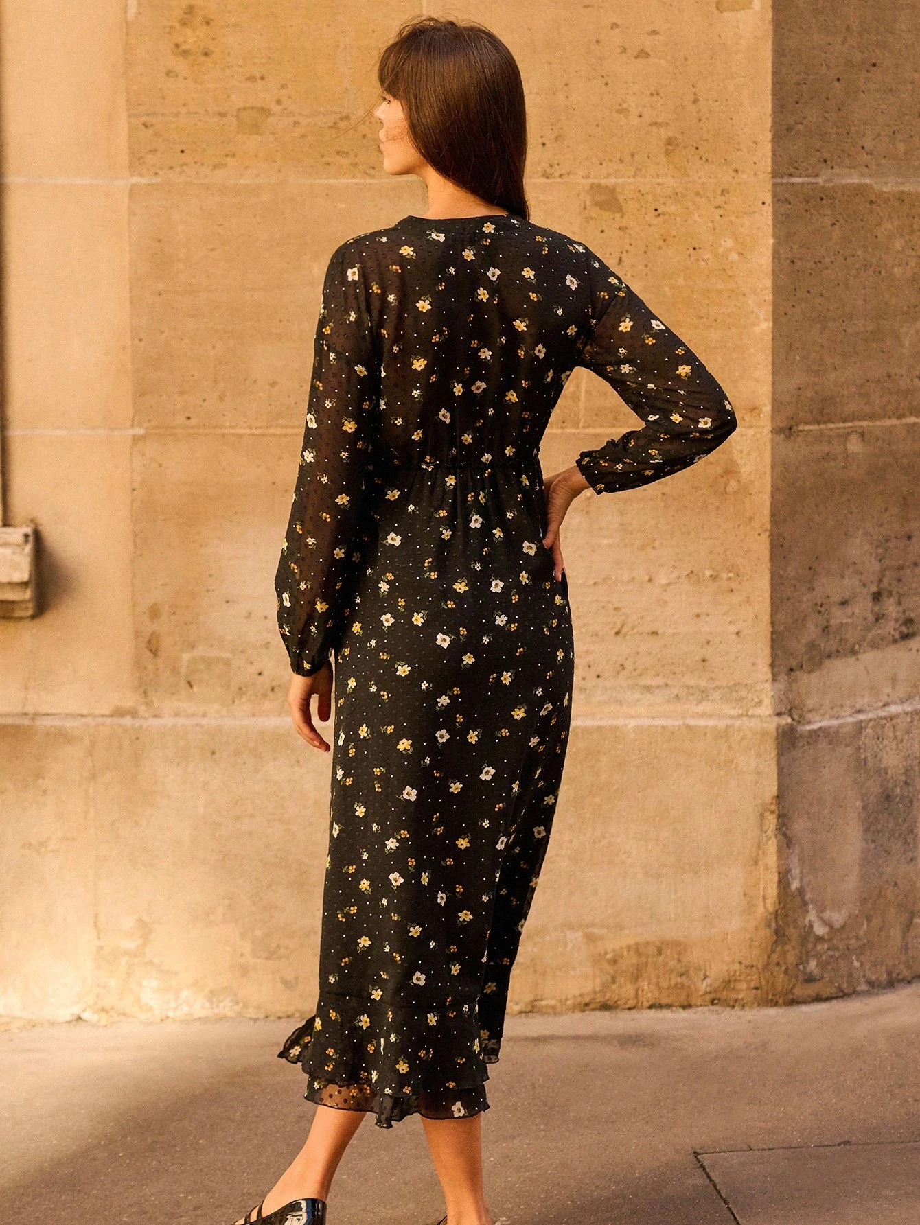 Printed Romantic Midi Dress With V-Neckline, Long Sleeves And Ruffle Details French Style Dress Going Out Dress Spring Summer