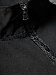 Manfinity Campus Court 男士休闲立领长袖夹克，防风/户外，撞色设计半拉链立领夹克，字母图案，可调节抽绳下摆，适合日常穿着、户外活动、运动、休闲、上学、聚会、音乐节、秋季、朋克风等场合。 - 黑色 - 查看 6