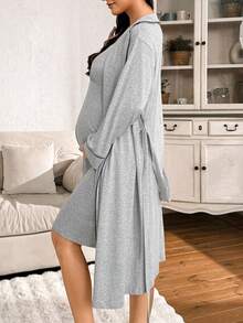 Moonlight&Mama 2pcs Contrast Trim Minimalist Collar Casual Letter Embroidery Robe & Slip Dress Maternity Loungewear Set, Fall Clothes, Cozy Outfit - Light Grey - View 2